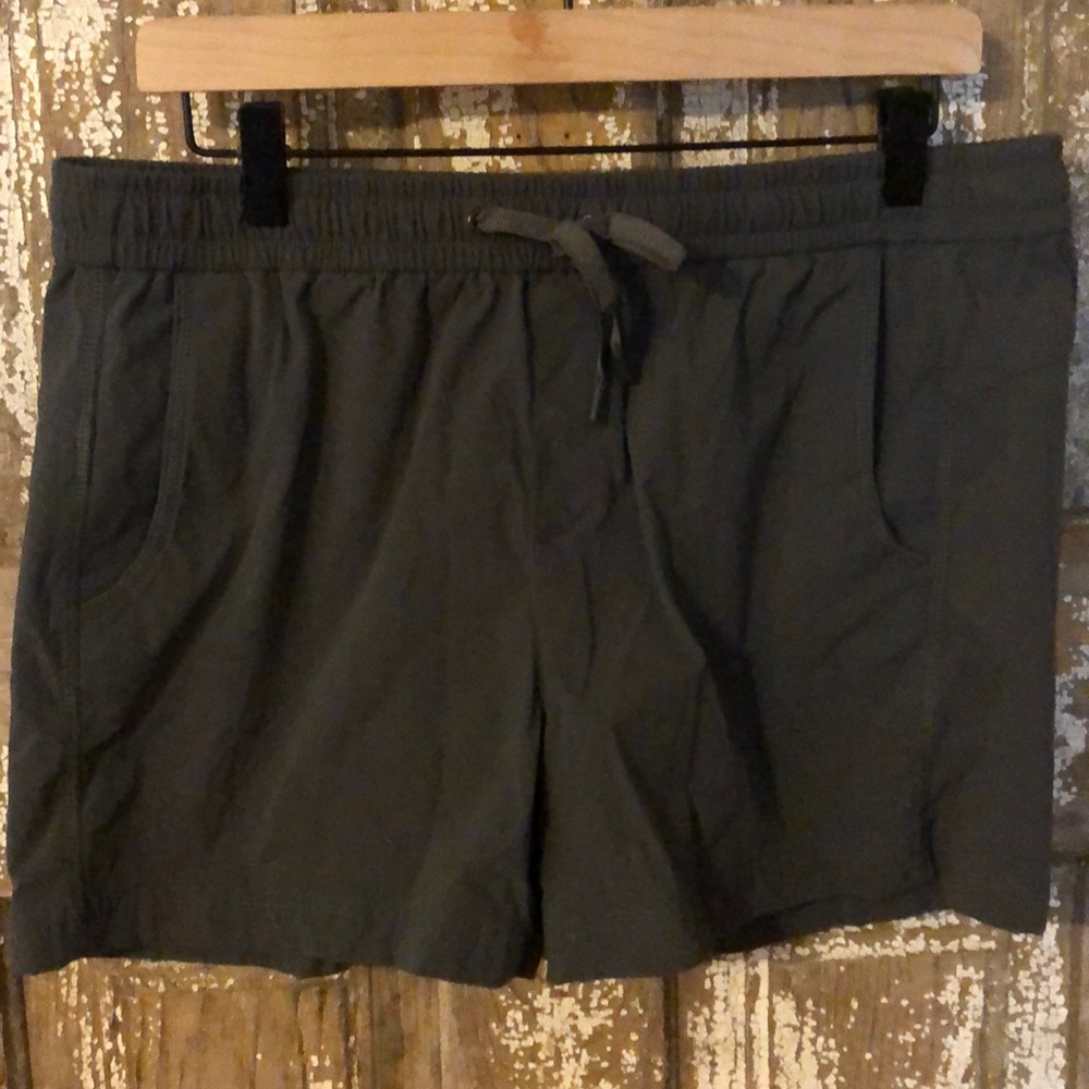 Eddie Bauer shorts 14